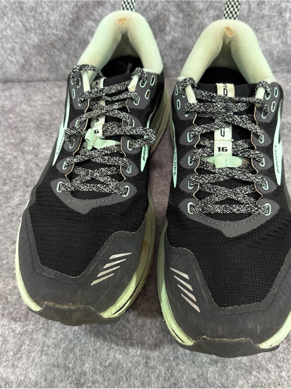 Brooks Cascadia 16 Tennis Shoes - Womens 9 - Black Green Running Walking Sneaker - Picture 6 of 12